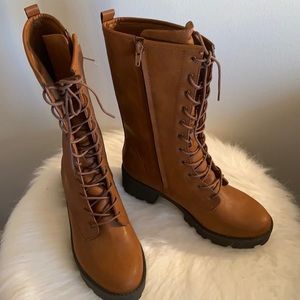 Nest Private Boots size 8 Camel color